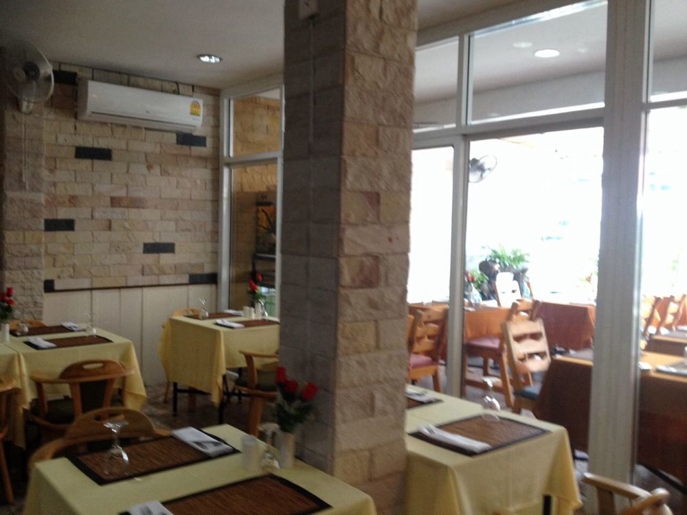 צ'ה אם Golden Guesthouse By The Beach Cha Am מראה חיצוני תמונה